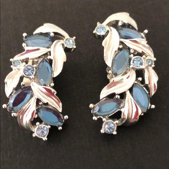 VINTAGE BLUE CRYSTAL GEM SILVER LEAF CLIP EARRINGS - Picture 1 of 8